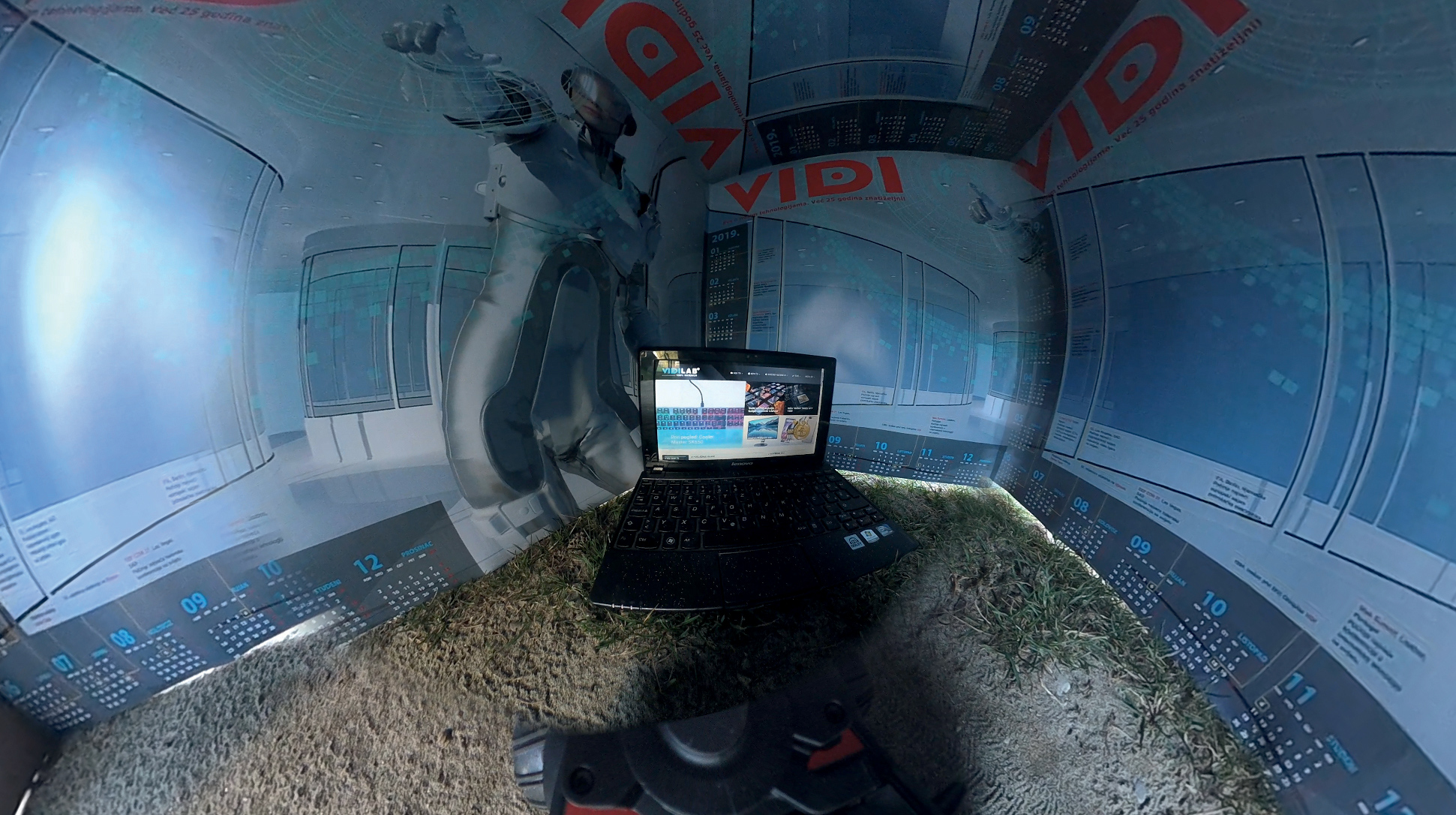 V3000722 iznimno oštra slika no nije se uspjela pravilno spojiti