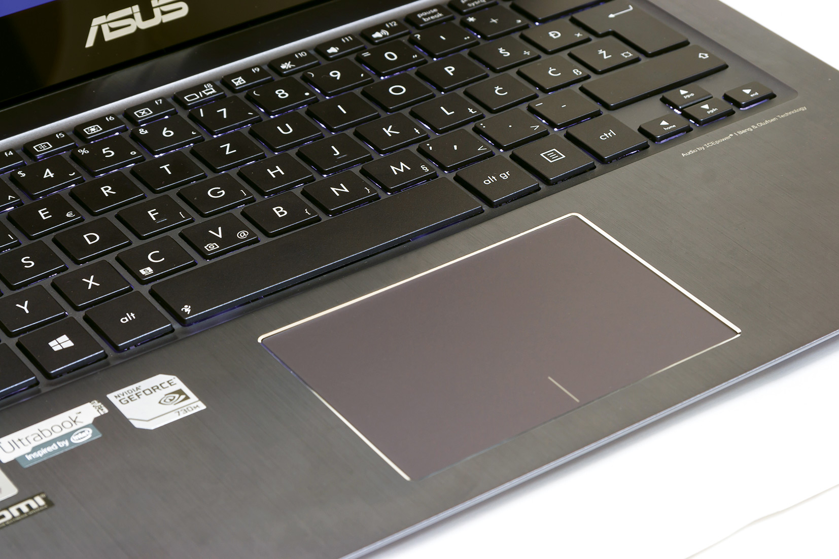 ASUS Zenbook UX302 5