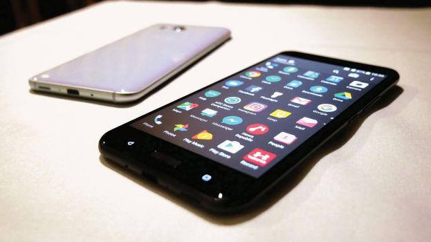 HTC navodno razvija jeftiniji U11