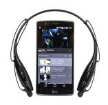 bogata opremljenost Pri kupnji mobitela, uz standardne slušalice, dolaze i stereo Bluetooth slušalice HS-730