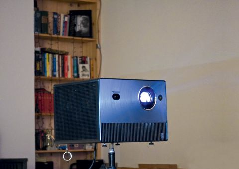 Hisense Laser TV projektor za duge filmske večeri