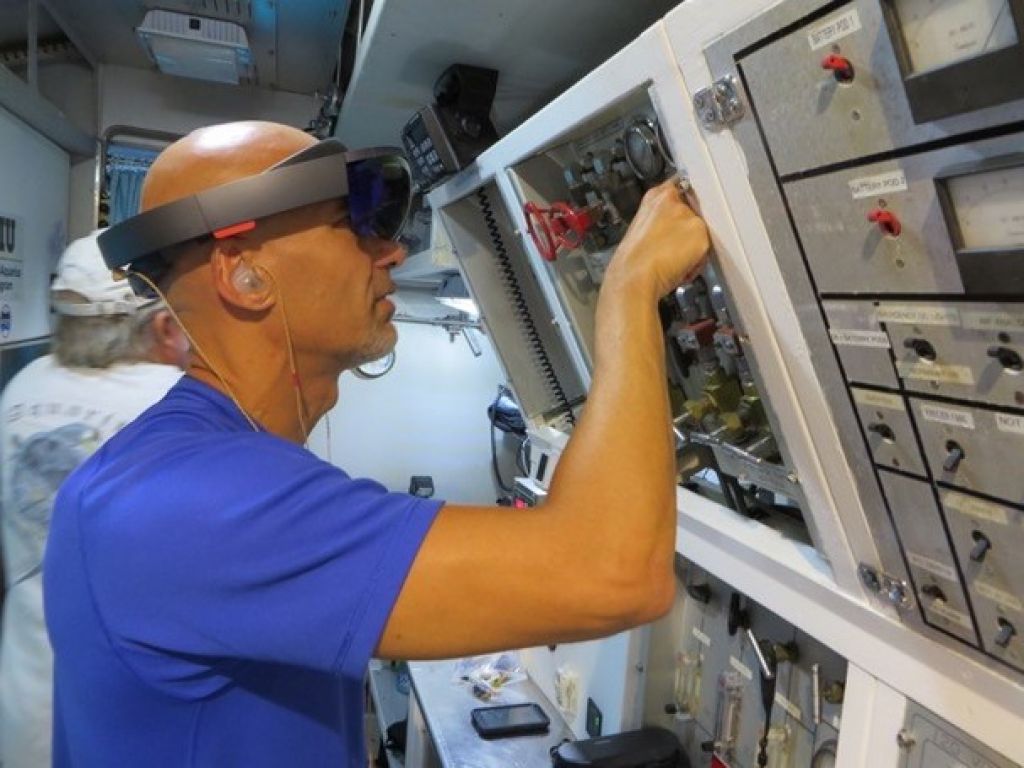 Microsoftov HoloLens u svemiru